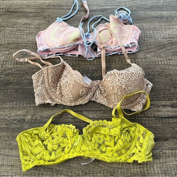 Victoria’s Secret Bras Size 34B - Picture 6 of 6